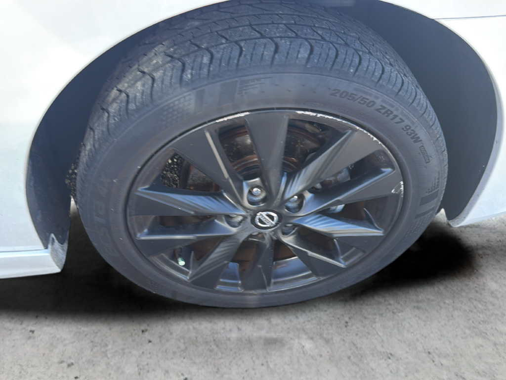 Used 2018 White Nissan SR image 28