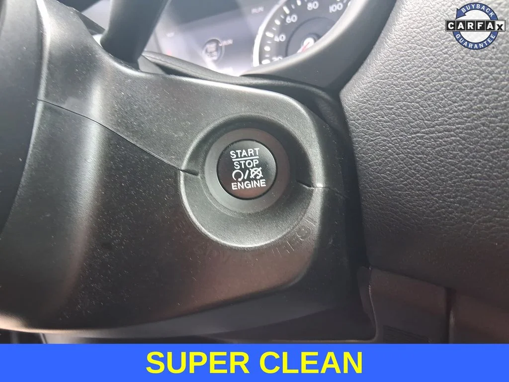 Used 2022 Black Jeep Latitude image 29