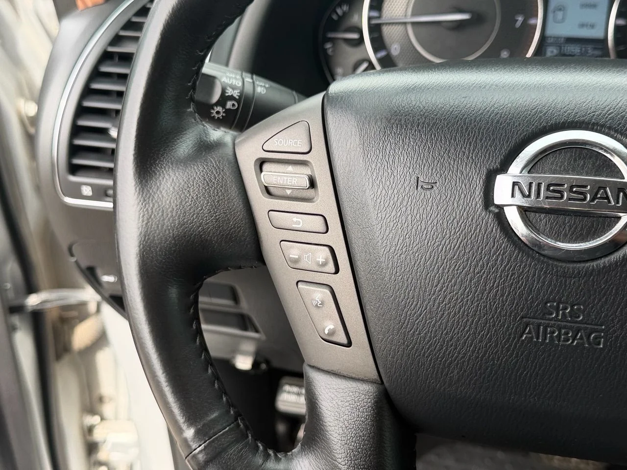 Used 2018 Brilliant Silver Nissan SL image 21