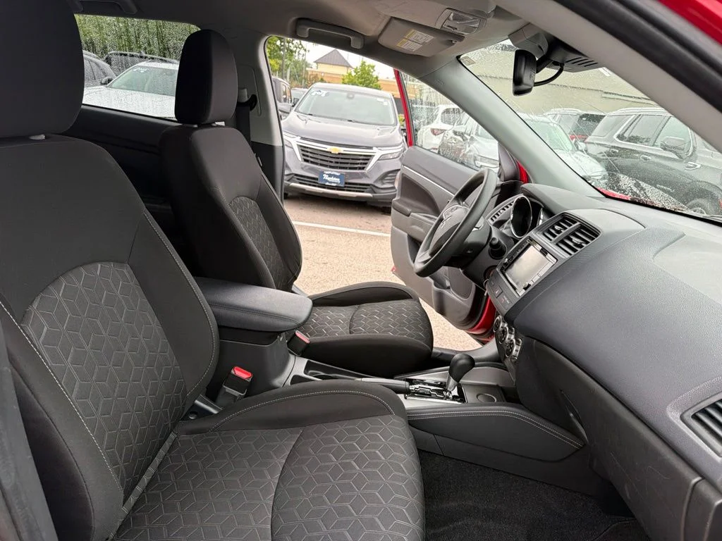 Used 2021  Mitsubishi 2.0 ES image 28