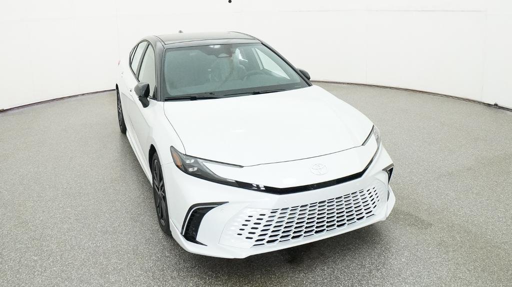 New 2026 Wind Chill Pearl with Midnight Black Metallic roof Toyota XSE image 38