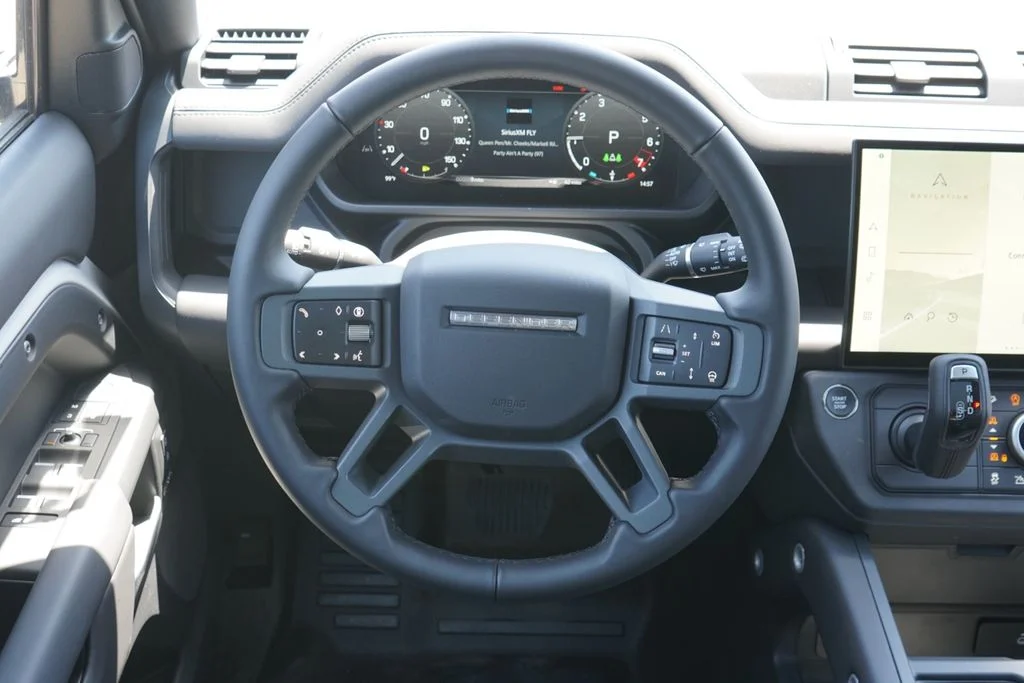 New 2026 Borasco Grey Metallic Land Rover X-Dynamic SE image 23