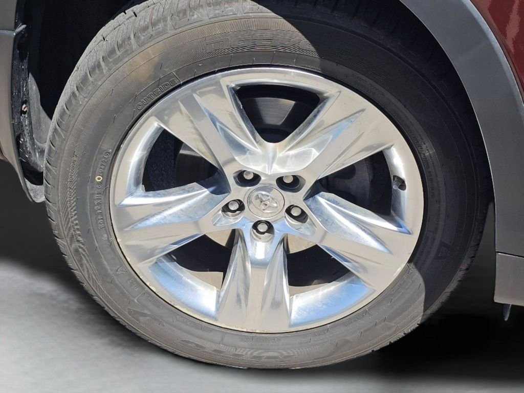 Used 2015 Mica Toyota Limited Platinum image 19