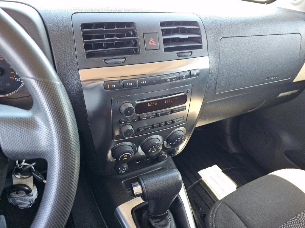 Used 2007 Boulder Gray Metallic Hummer Base image 31