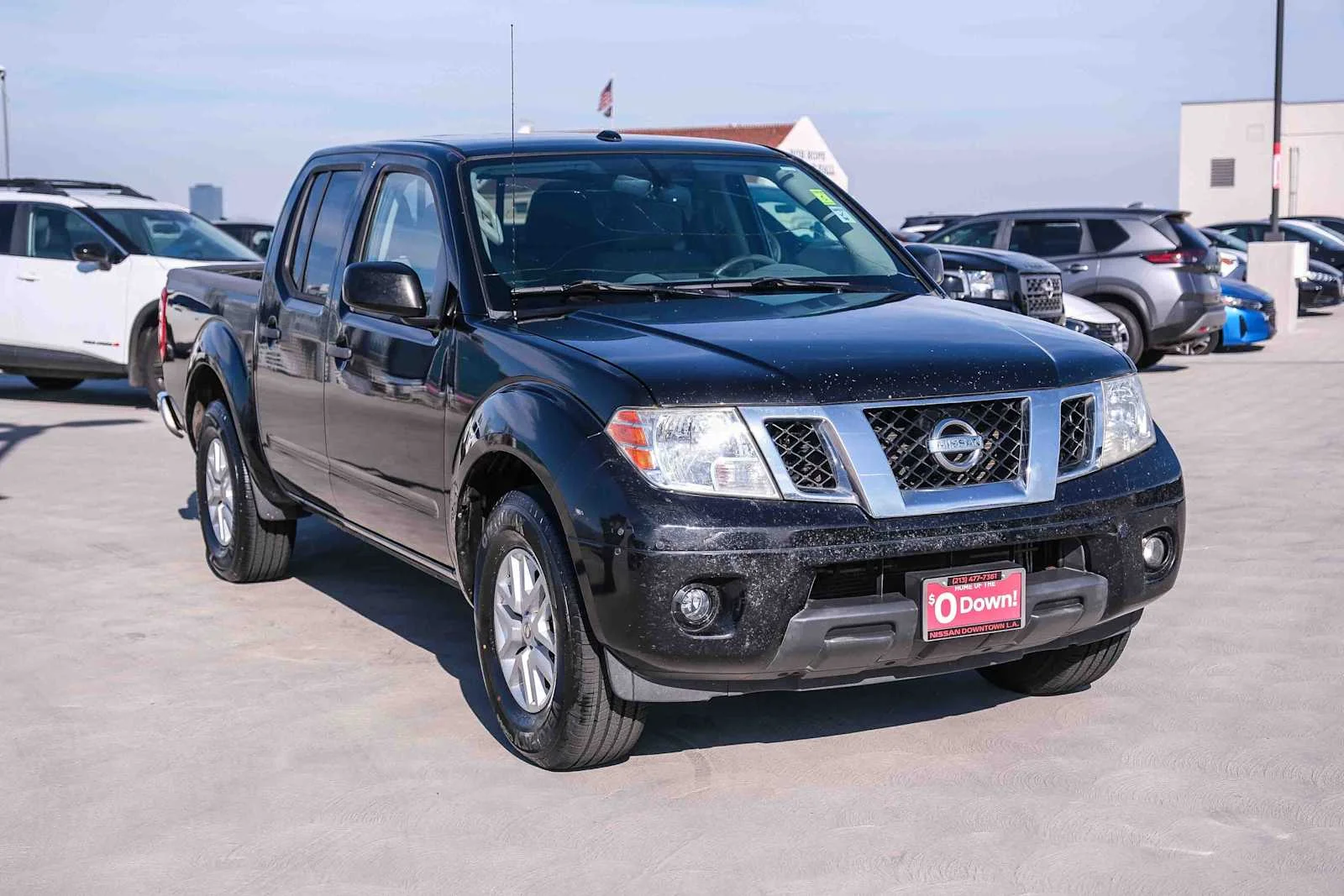 Used 2018 Magnetic Black Nissan SV V6 image 3