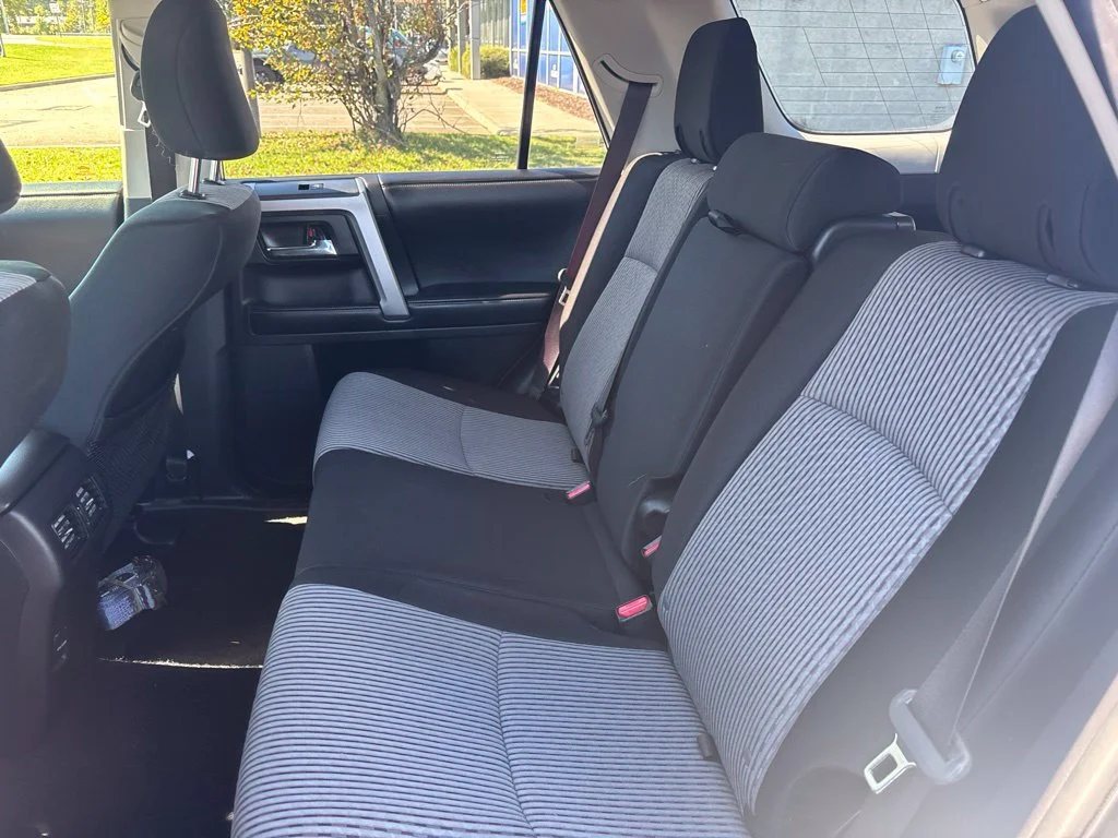 Used 2016 Silver Toyota SR5 image 18