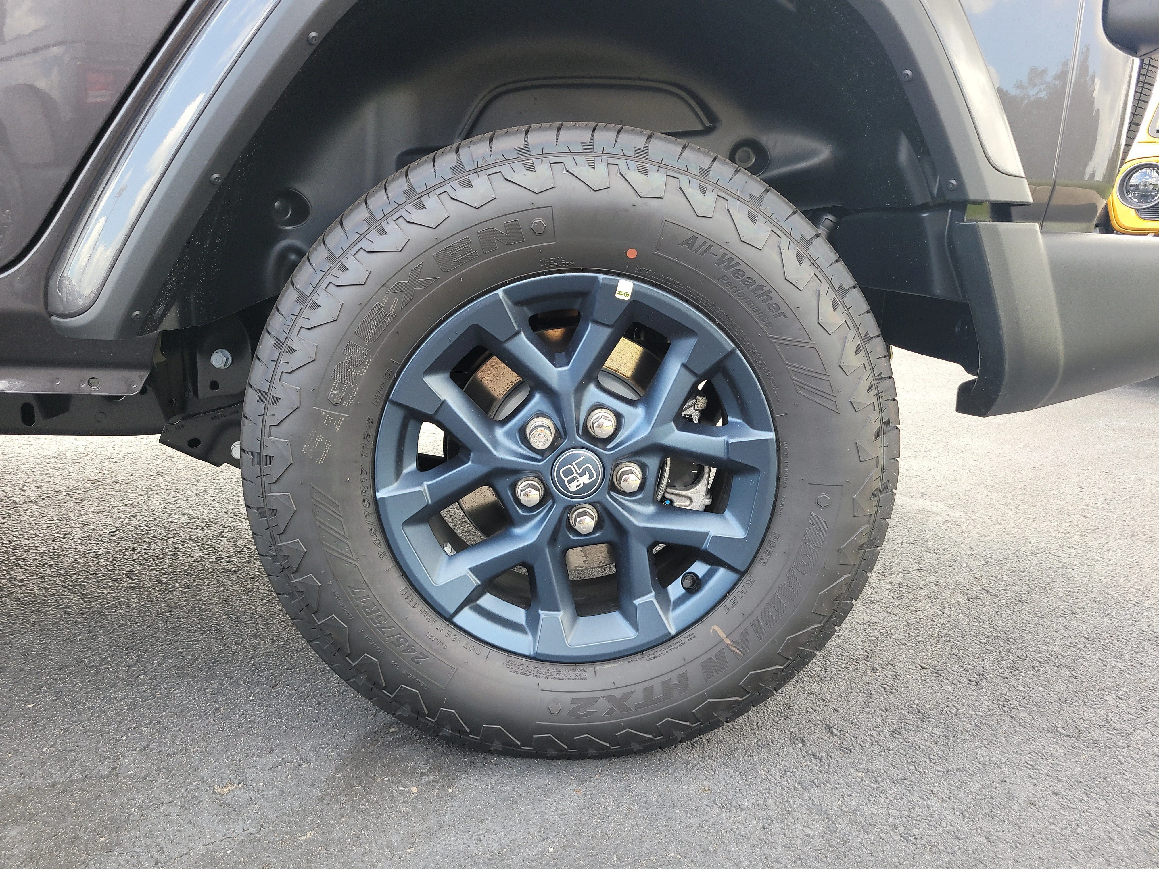 New 2026 Granite Crystal Metallic Clearcoat Jeep 85th Anniversary image 9