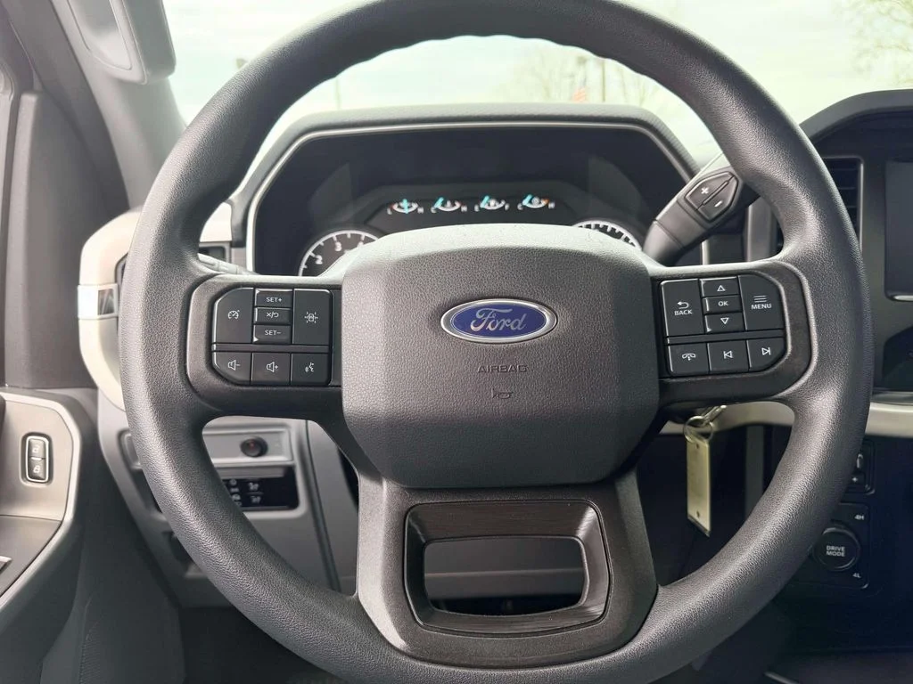 Used 2023 White Ford XLT image 17