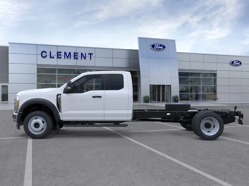 New 2026 Oxford White Ford F-550® XL image 3