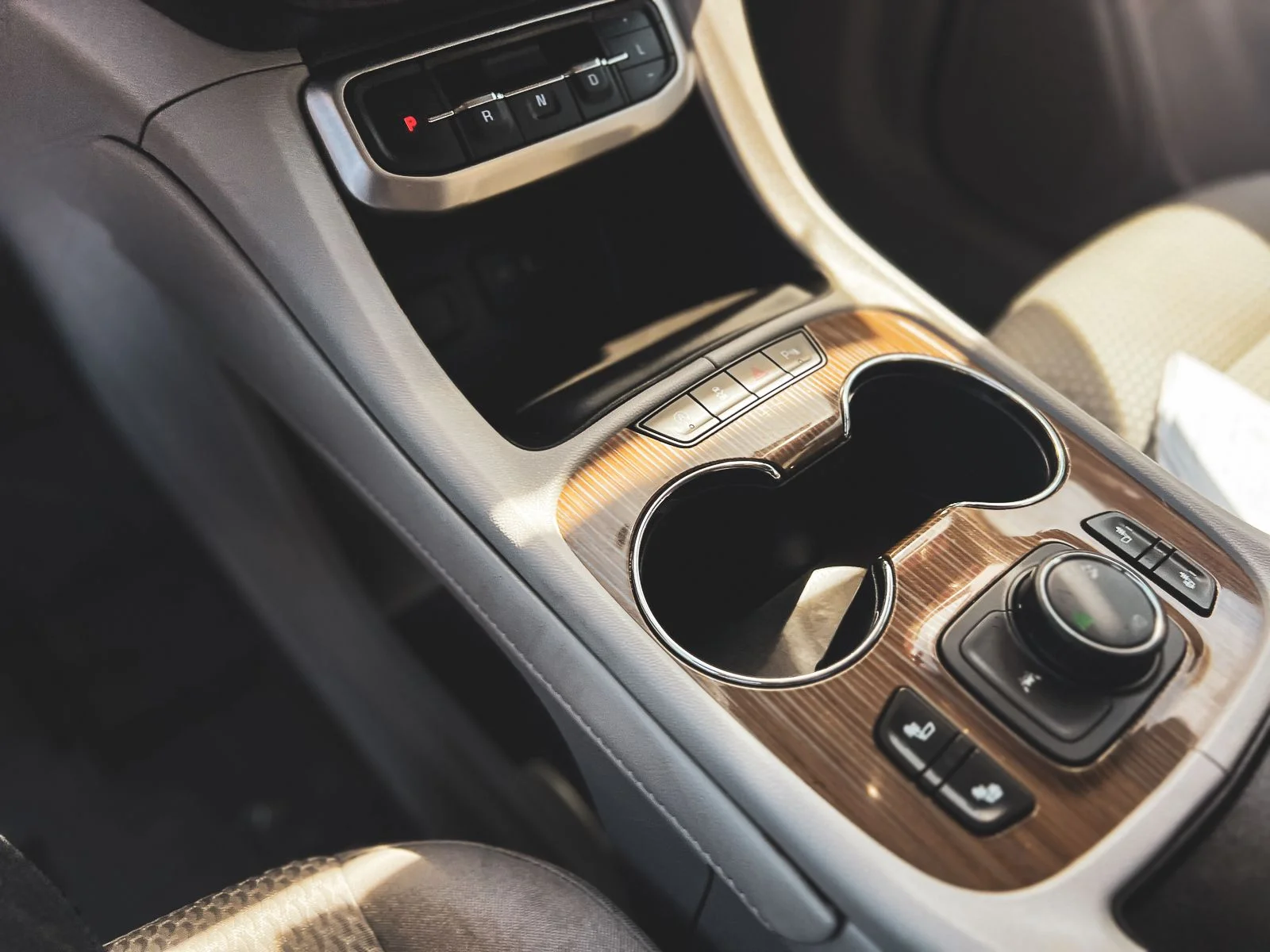 2023 GMC Acadia SLE - Photo 21