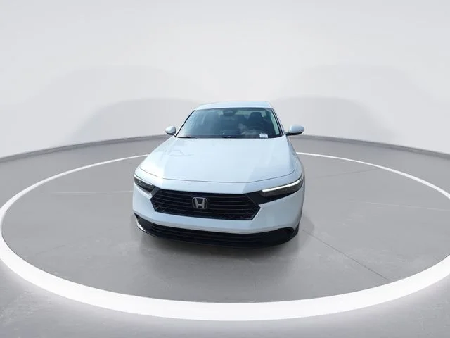 Used 2025 White Honda LX image 3