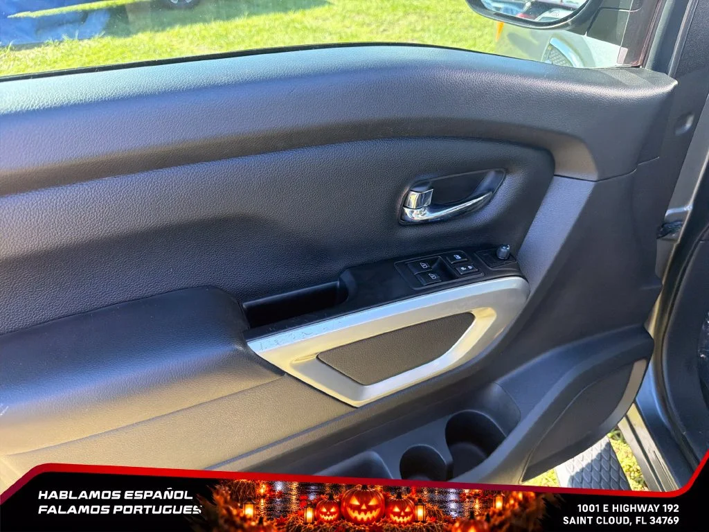 Used 2017  Nissan SV image 13