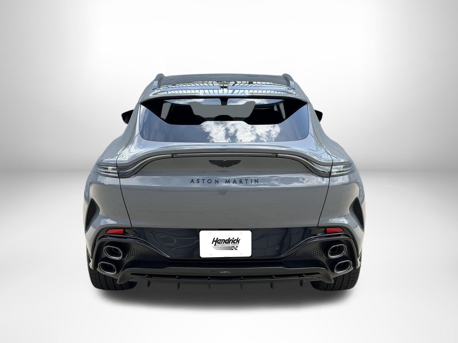 2026 Aston Martin DBX S - Photo 17