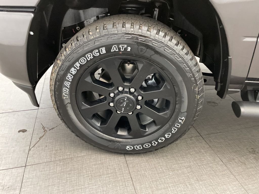 New 2026 Granite Crystal Metallic Clearcoat RAM Black Express image 8