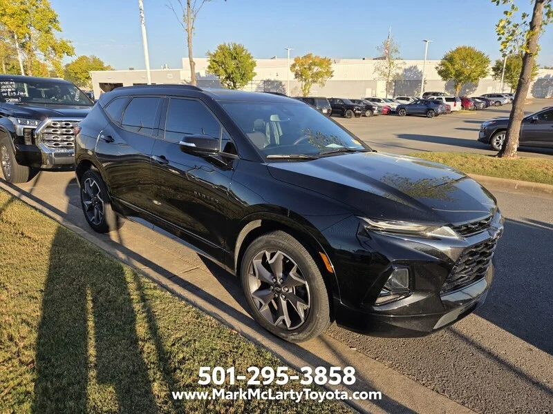 Used 2022 Black CHEVROLET RS image 3