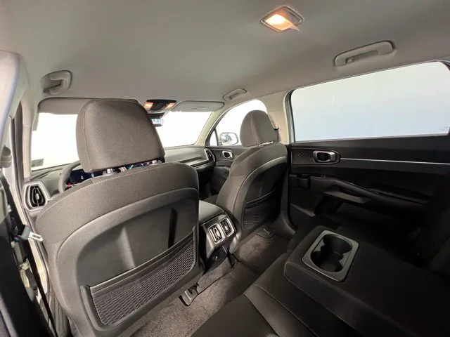 2026 Kia Sorento LX - Photo 14