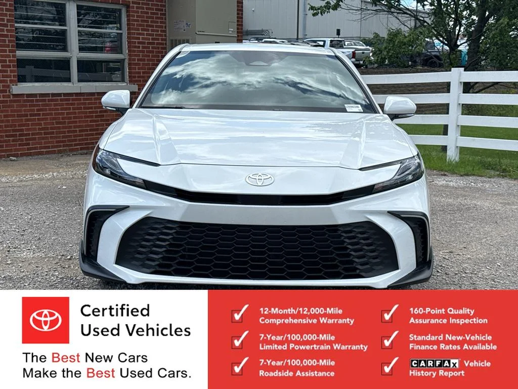 Used 2026 Ice Cap Toyota SE image 8