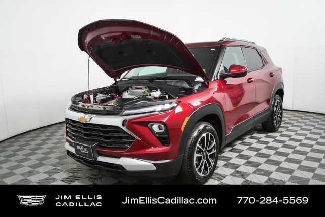 Used 2025 Crimson Metallic Chevrolet LT image 28