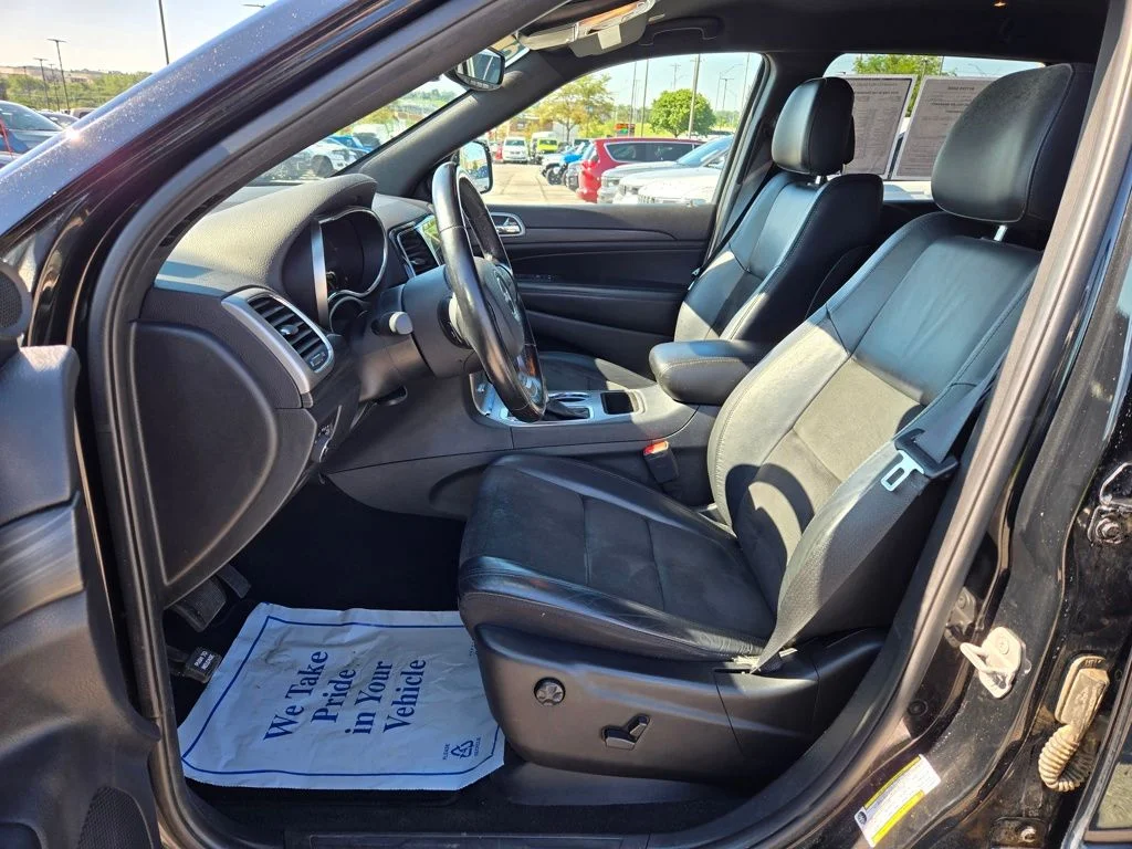Certified Used 2020 Black Jeep Altitude image 16