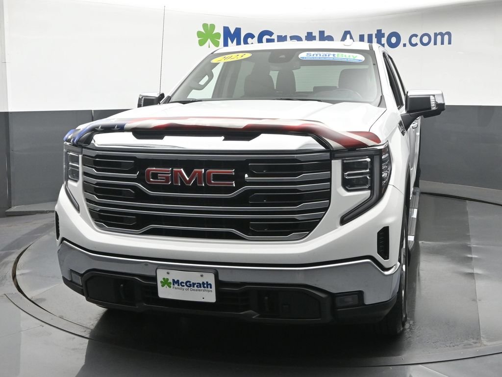 Used 2023 White GMC SLT image 21