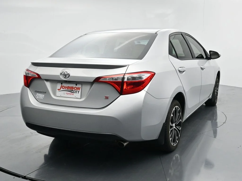 Used 2016  Toyota S Plus image 6