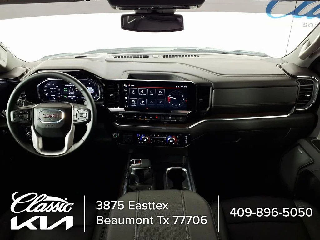 Used 2024 White GMC SLT image 10