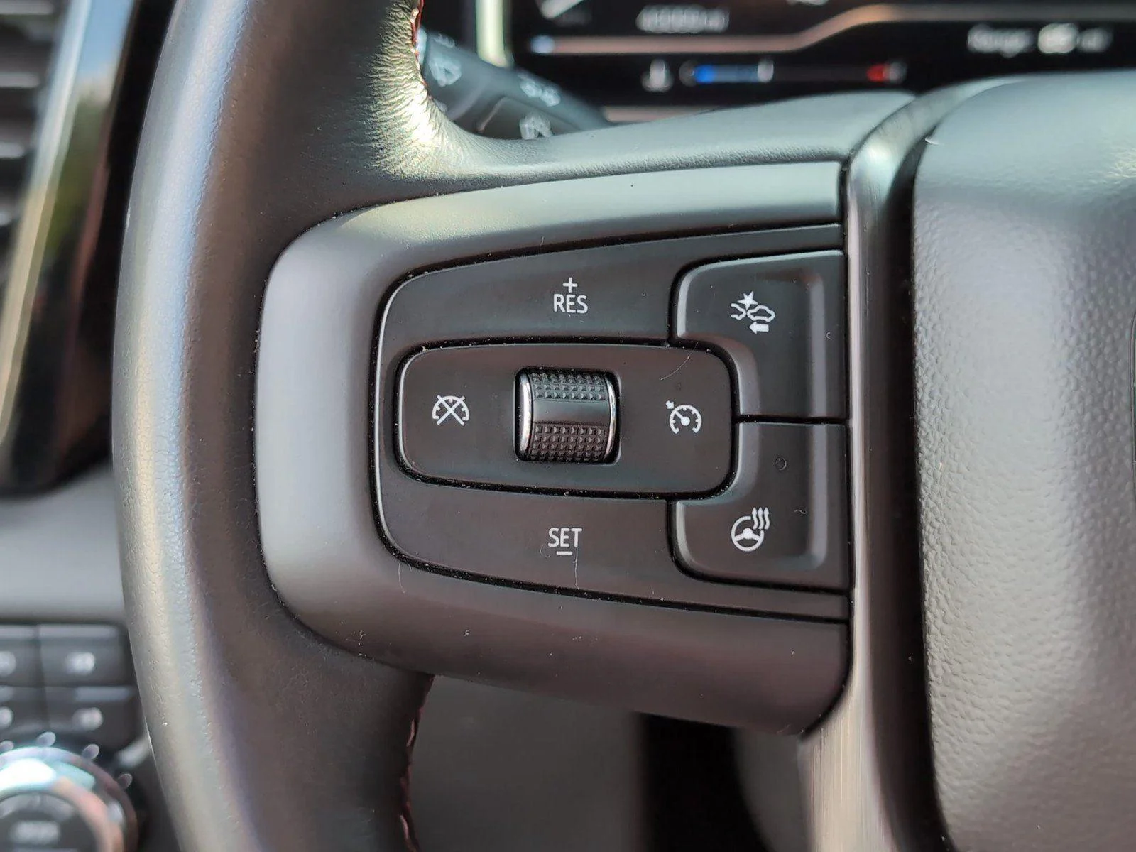 Used 2025 Onyx Black GMC AT4X image 31
