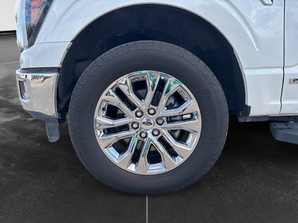 Used 2024 White Metallic Ford Lariat image 15