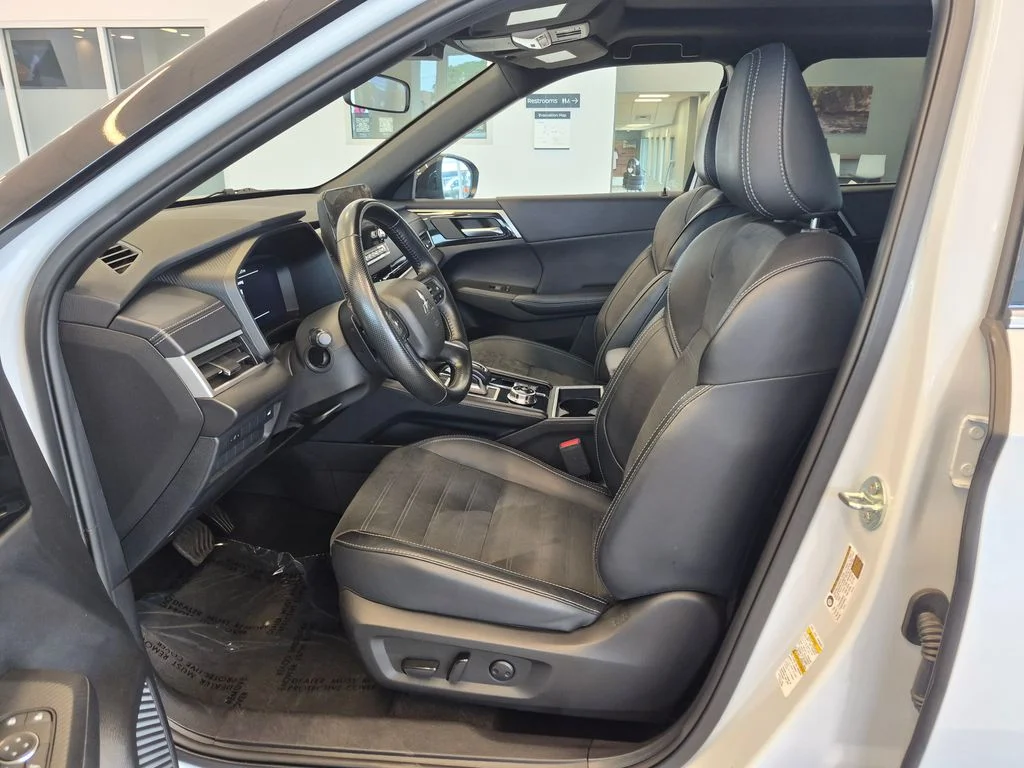 Used 2024 White Mitsubishi SE Ralliart image 14