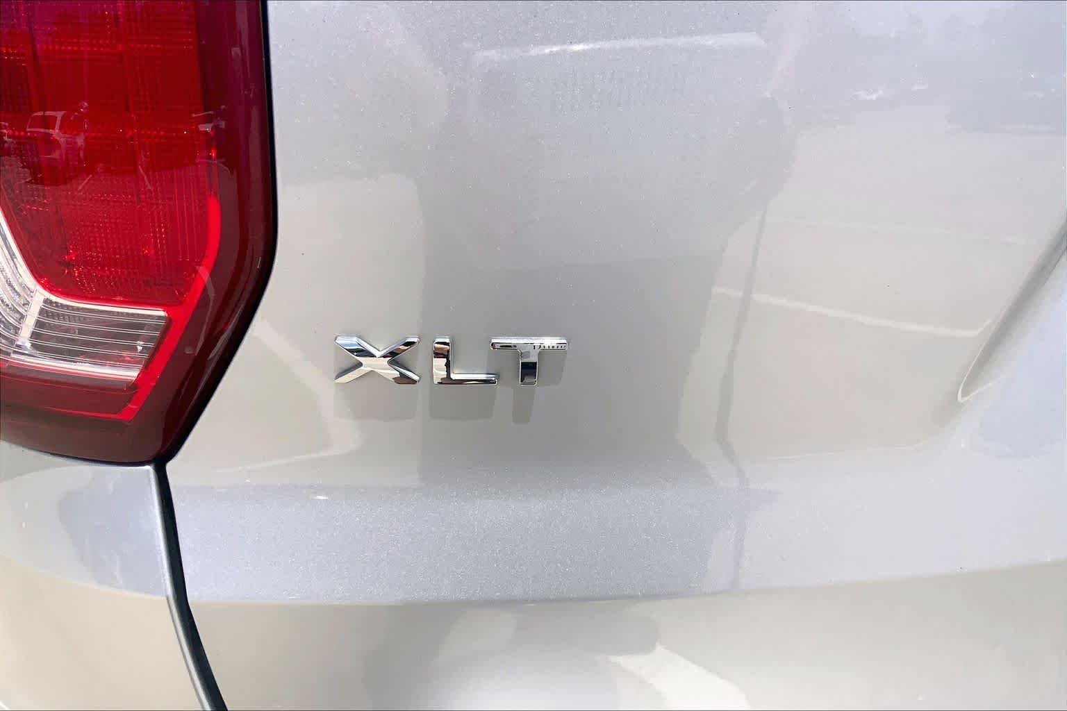 Used 2016 Ingot Silver Ford XLT image 30