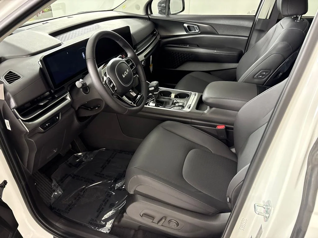 New 2026 Snow White Pearl Kia SX Prestige image 29