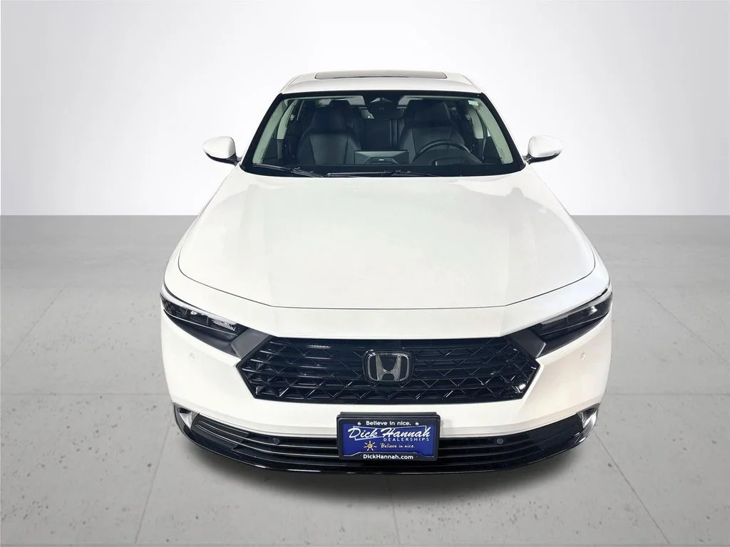 New 2026 Platinum White Pearl Honda Touring image 3