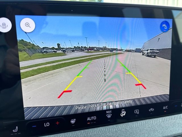 Used 2025 Green Ford XLT image 26