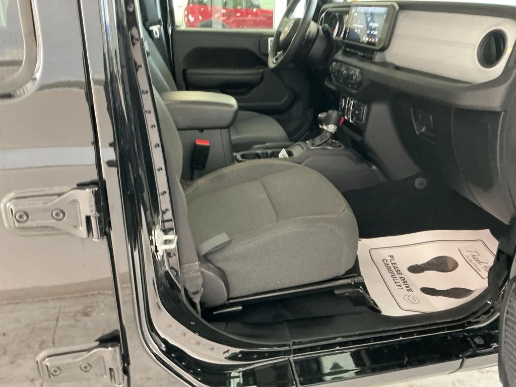 Used 2025 Black Clearcoat Jeep Sport S image 22