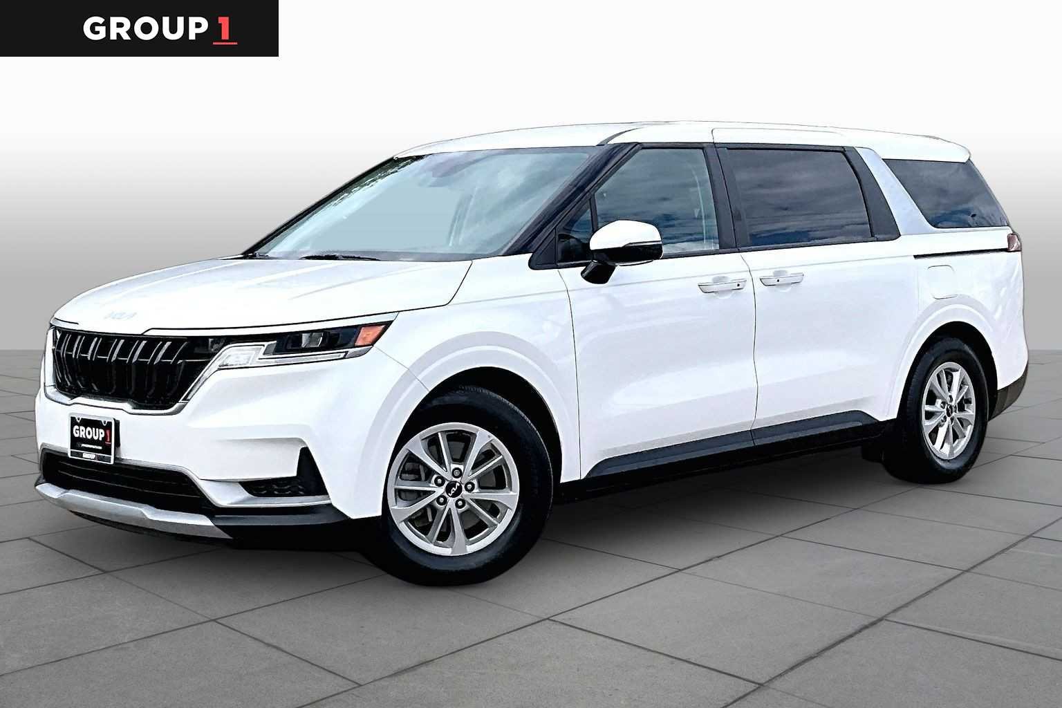 Pre-Owned 2024 Kia Carnival LX