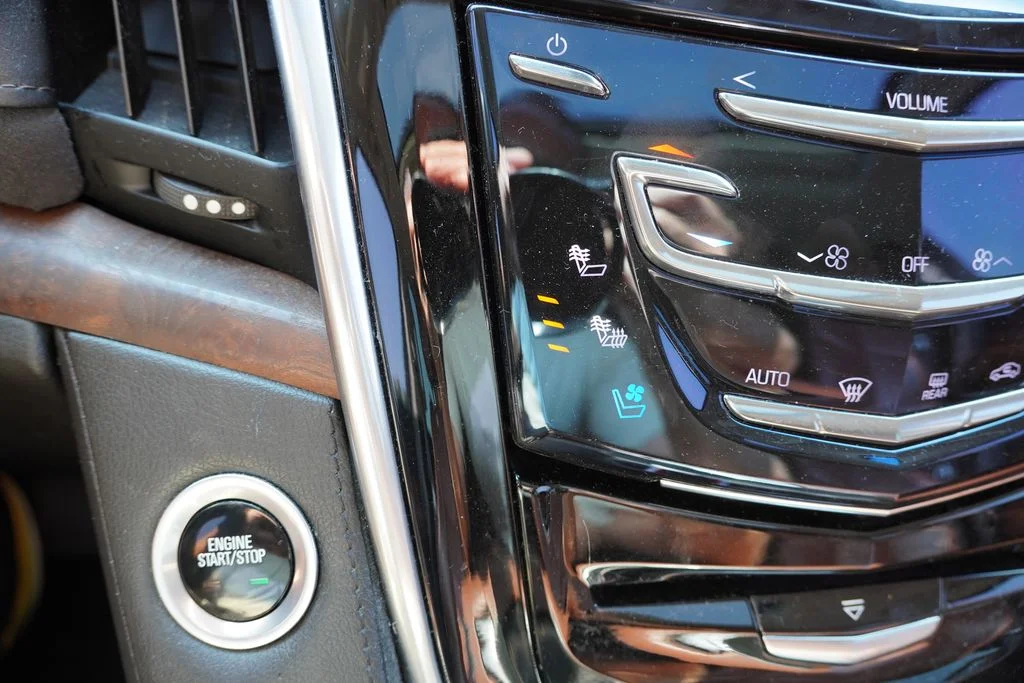 Used 2018 White Cadillac Premium image 9