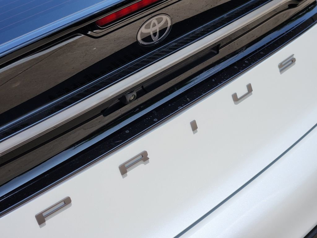 2026 Toyota Prius Plug-in Hybrid XSE - Photo 7