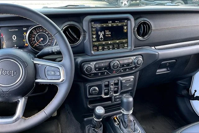 Used 2023 White Jeep Overland image 9