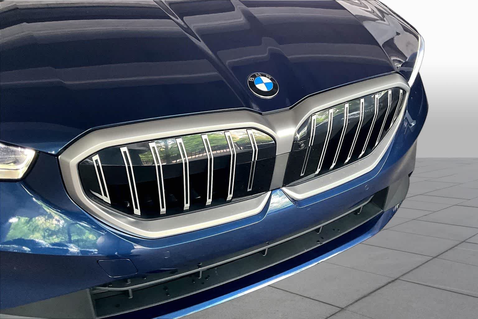 Used 2025 Phytonic Blue Metallic BMW 530i image 29