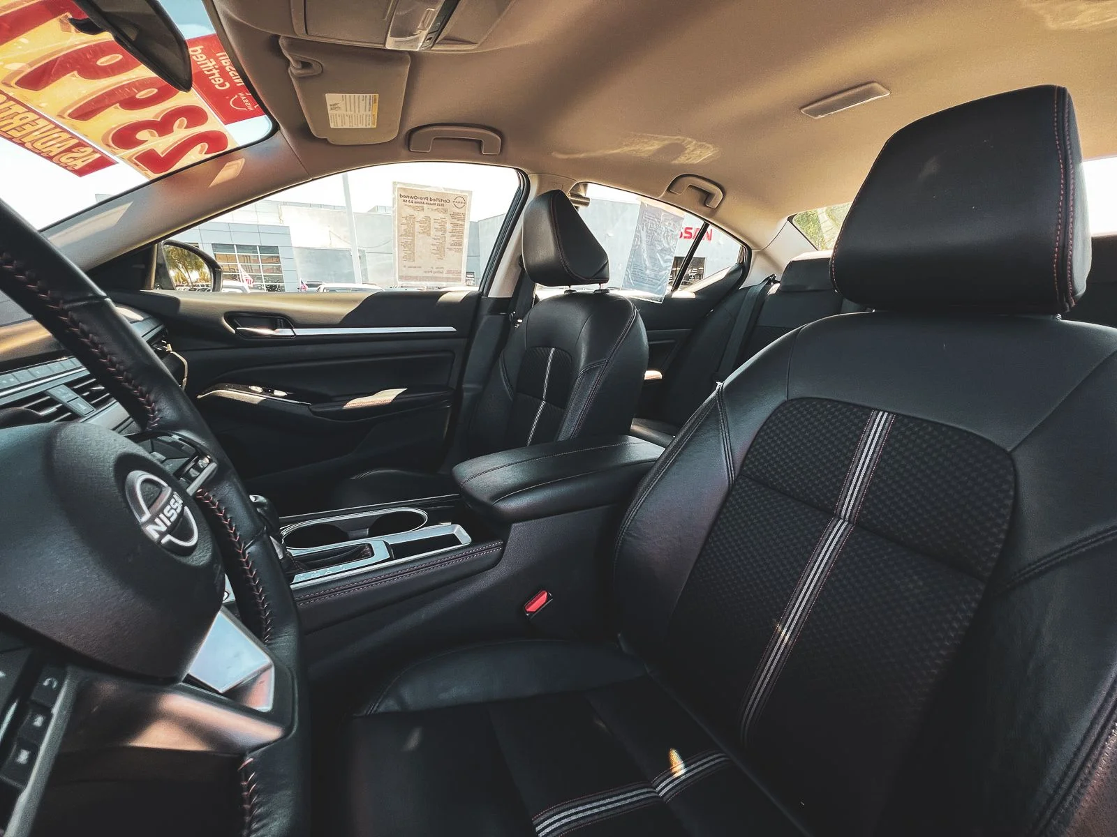 2025 Nissan Altima SR - Photo 14