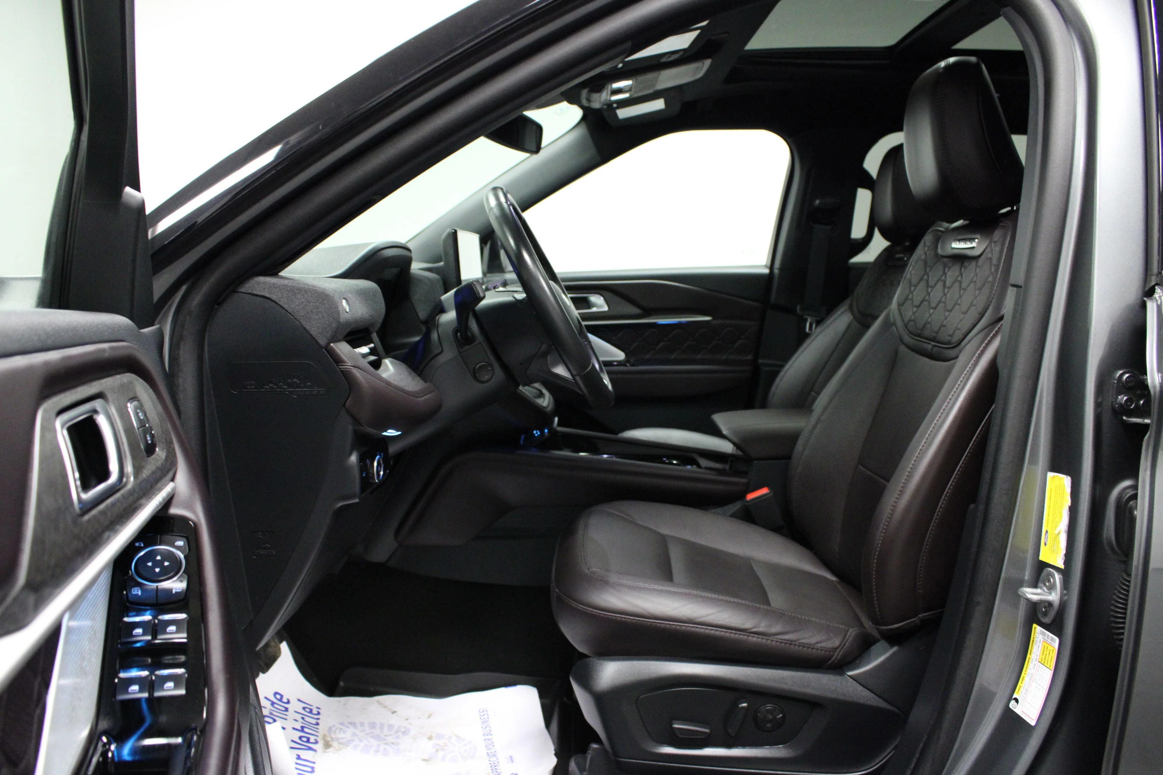 Used 2025 Gray Metallic Ford Platinum image 12