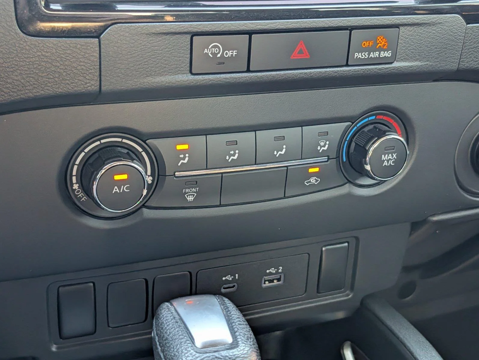 Used 2024 Glacier White Nissan SV image 19