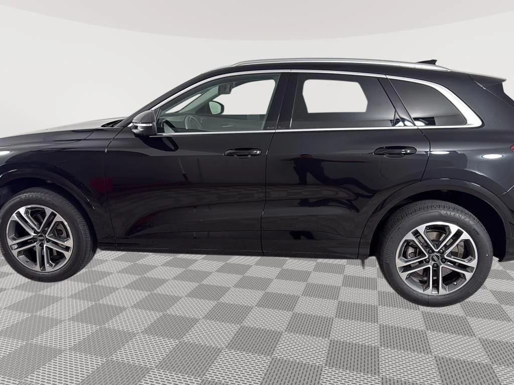 Used 2025 Mythos Black Metallic Audi Premium image 4