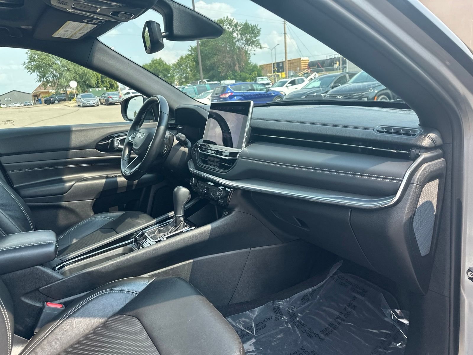 Used 2022 Silver Jeep Limited High Altitude image 31
