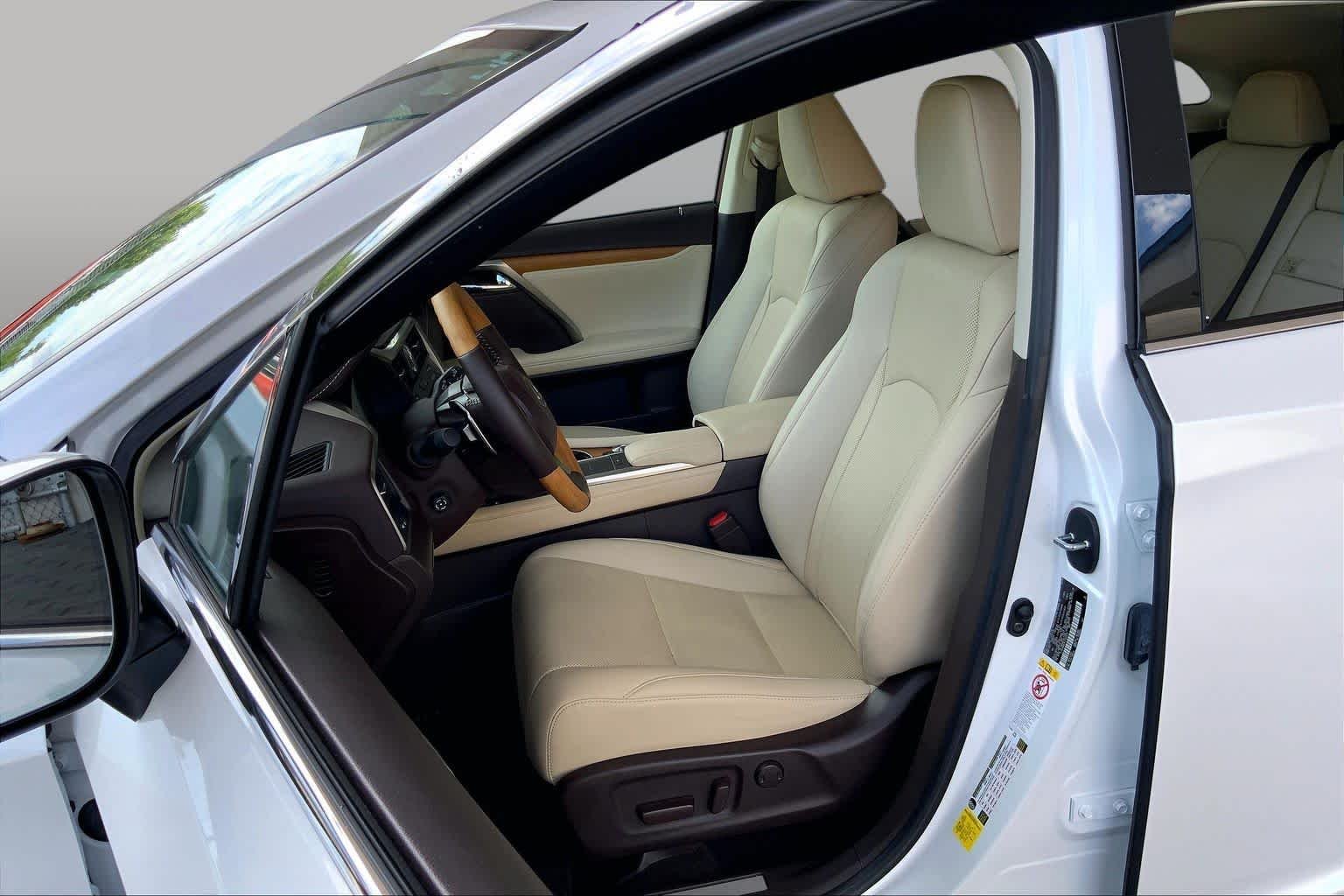 Used 2020 Eminent White Pearl Lexus  image 8