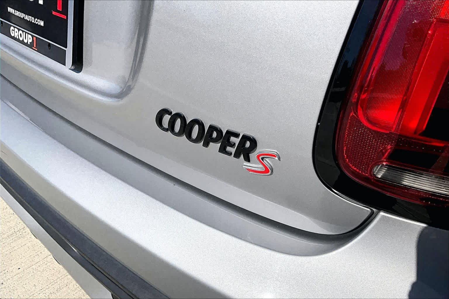 Used 2024 Melting Silver III Metallic MINI Cooper S image 8