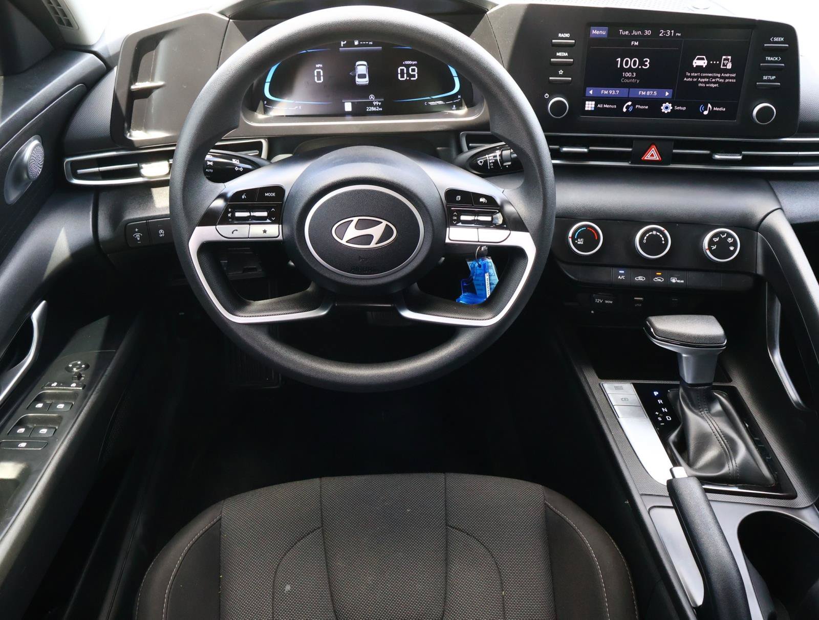 Used 2025 Abyss Black Hyundai SE image 8