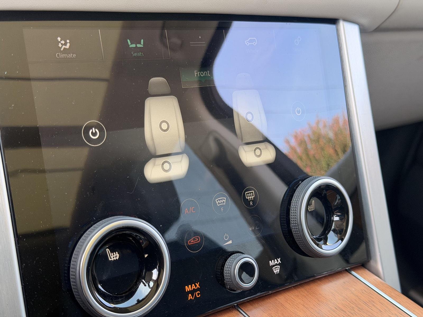 Used 2019 Byron Blue Metallic Land Rover HSE image 29
