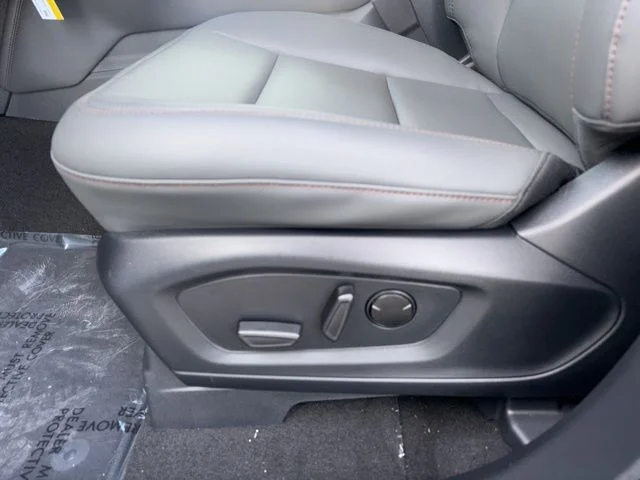New 2026 Star White Metallic Tri-Coat Ford Active image 48