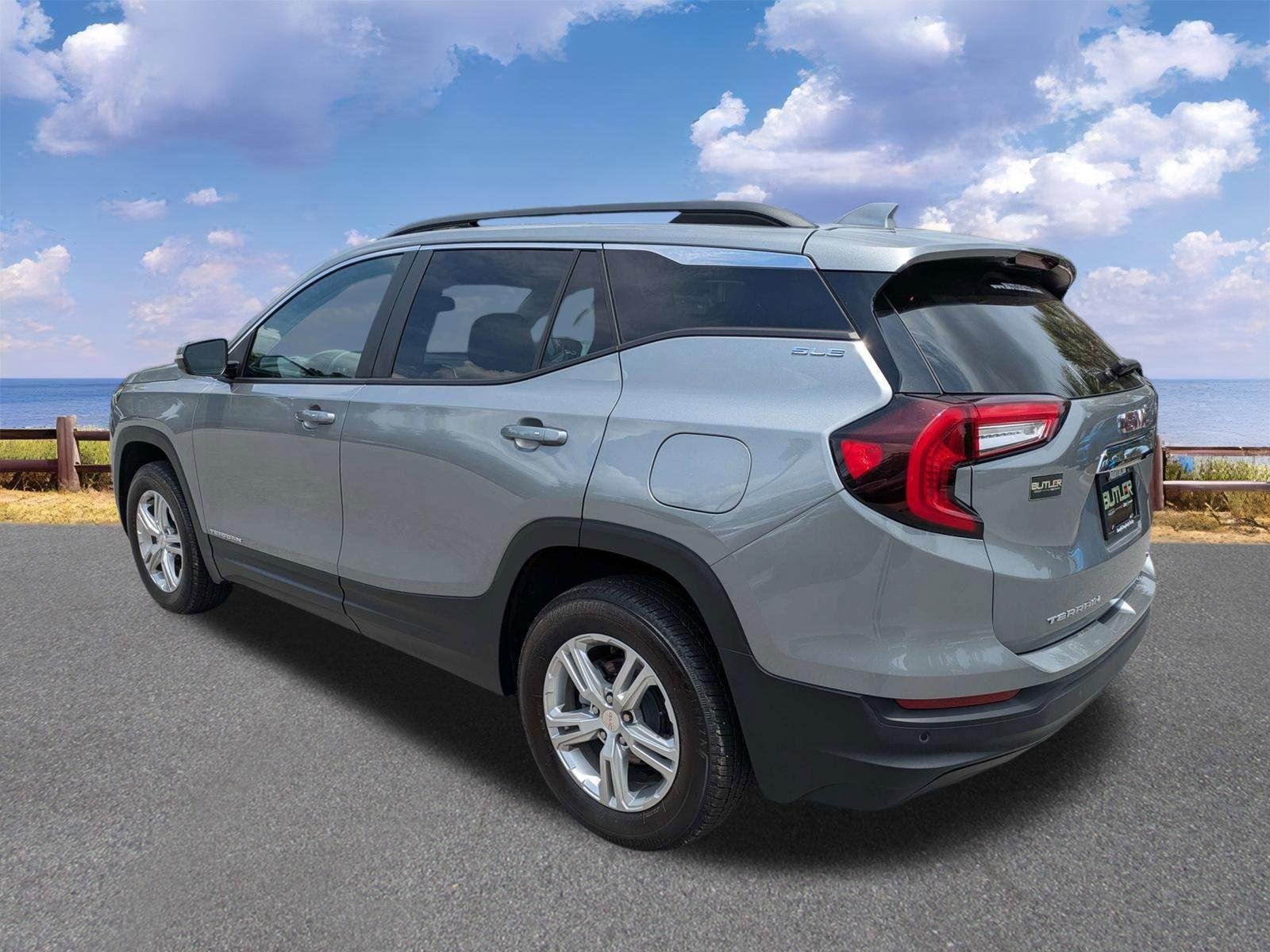 Used 2024 Sterling Metallic GMC SLE image 6